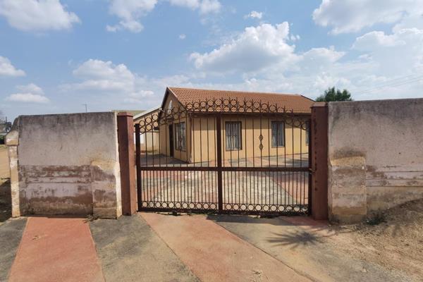 Welcome to your charming home in the peaceful neighborhood of Kudube. This lovely house boasts 3 bedrooms, ideal for a growing family ...