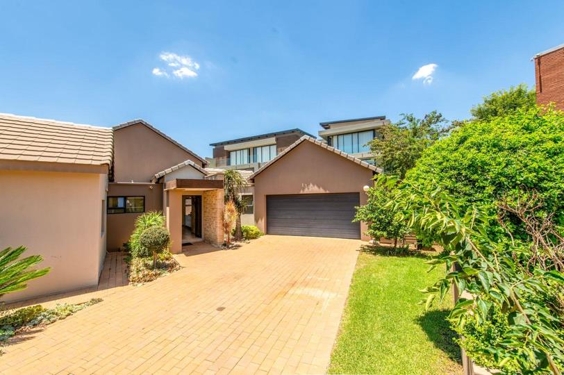 3 Bedroom House for sale in Copperleaf Estate - P24-115518555