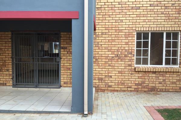 Moanvoni; Ground Floor ; 2 Bedrooms, 1 Full Bath Room, Big lounge with DSTV and Fibre ...