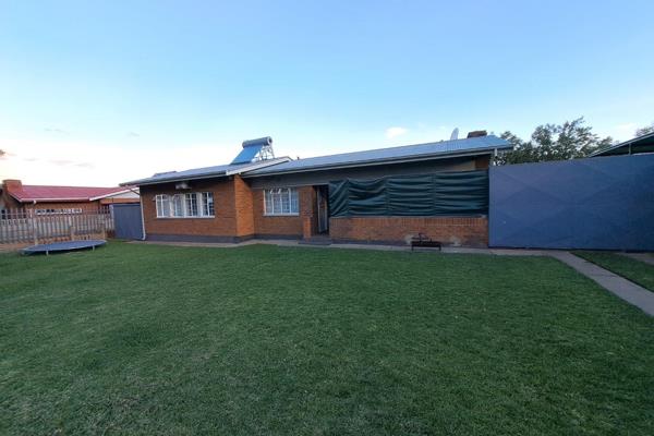 It is situated in Vanderbijlpark SE1 area, known for its friendly community and accessibility to local amenities.

Inside the home ...