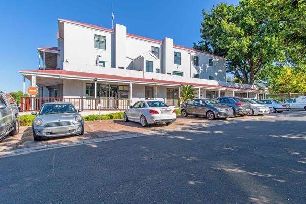 This neat 2-bedroom apartment is perfectly located in Durbanville Central. 
The kitchen flows into the open-plan living area, filled ...