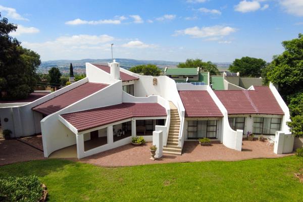 Best position in Jordaan Park - this exquisite property is now available on an exclusive mandate with Nico Howell at HOWELL Properties. ...