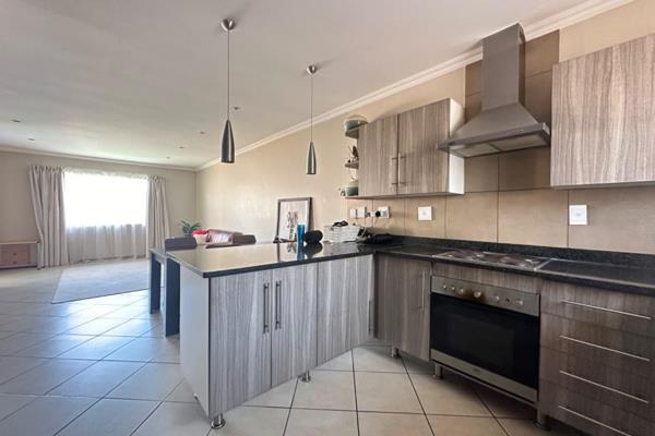 Call today to view this modern Simplex in the popular Fair Acres, Mooikloof Ridge.

This ...