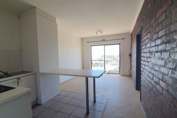 Great investment opportunity to purchase 2 units that are priced to go. 
Each unit offers 2x bedrooms with built-in cupboards
Family ...