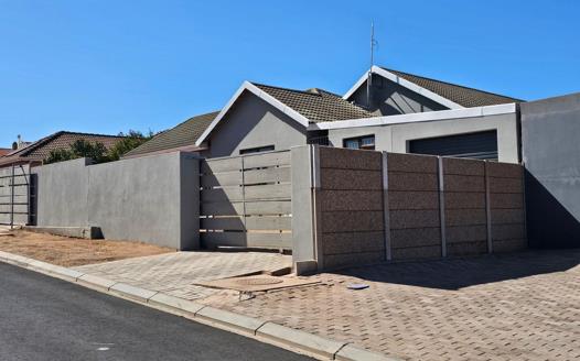 3 Bedroom House for sale in Vredenburg