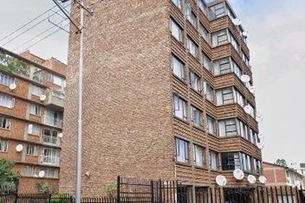 This beutiful three bedroom flat is now available for sale in the heart of sunnyside. ...