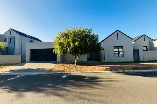 Exclusive Sole Mandate
Stunning 3-Bedroom Home in Aan de Wijnlanden Security Estate

Welcome to your dream home, located in the highly ...