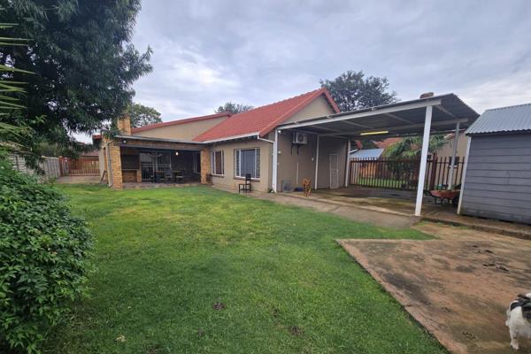 A newly remodeled family house with luxurious finishes is up for sale. Randfontein 

Enter your dream house, where elegance, comfort ...