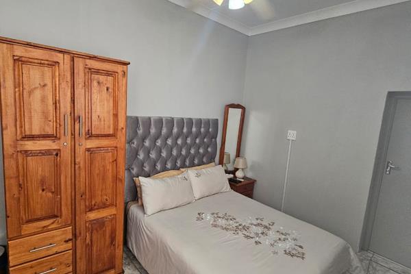 This is a beautiful furnished 2 bedroom with 2 bathrooms available in a very secure area.
All crockery and cutlery available