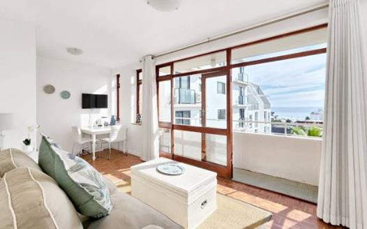 0.5 Bedroom Apartment / Flat to rent in Sea Point