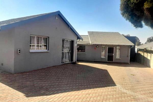 Going on Auction: Wednesday 26 February 2025
Reserve Price: R1 450 000.00. (All offers will be reviewed)
Non-refundable 10% commission ...