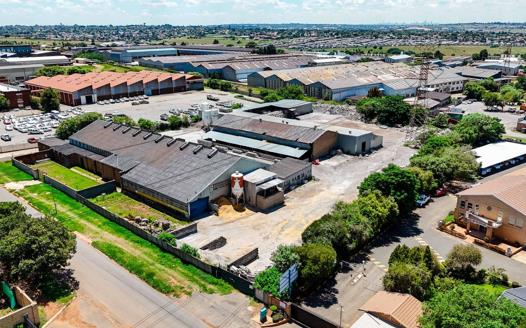 Industrial Property for sale in Chamdor