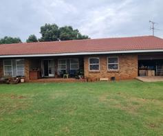 House for sale in Dersley