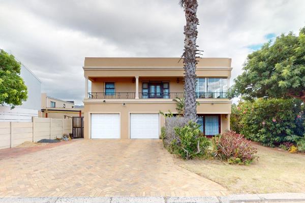 13 Harder Street, Gustrow, Strand is a meticulously maintained home that offers ...