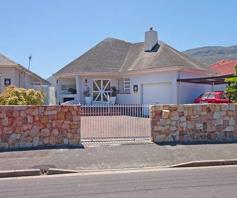 House for sale in Fish Hoek