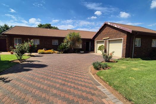 3 Bedroom House for sale in Vanderbijlpark SW 2