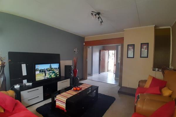 Sasolburg

Beautiful Modern home

Stunning   
 
Financial Planning: 
R 980 000.00 
+-r 9 083.00 (20 years)
+-r 9 333.00 (30 ...