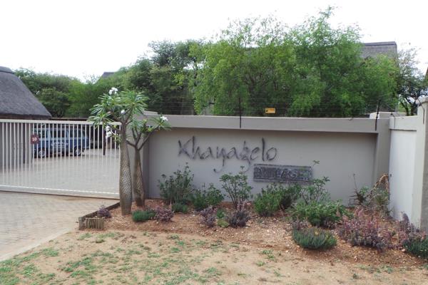 Modern and low-maintenance 2-bedroom, 1-bathroom apartment in a secure complex in the heart of Hoedspruit. Perfect for those looking ...