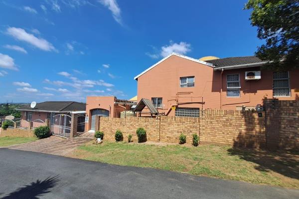 Well secured 3 bedroom house with all rooms fitted plus main en suite, common bath and toilet, seperate guest toilet, fully fitted ...