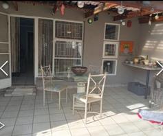 Townhouse for sale in Kempton Park Ext 5