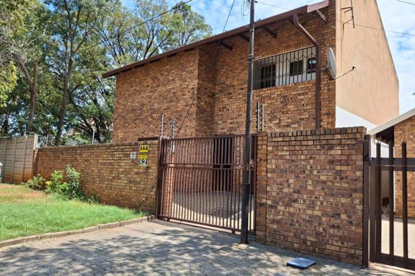 This neat and spacious double storey face brick home offers 3 well sized bedrooms with build in cupboards and tiled floors. 
The main ...