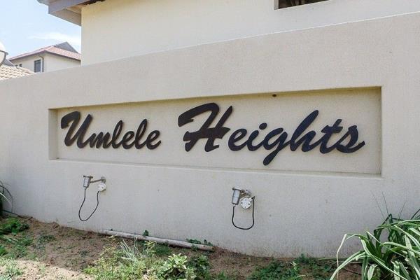 This two level apartment is situated in Umlele Terraces in the development of Umlele Heights, Kidds Beach.

On the ground floor you ...