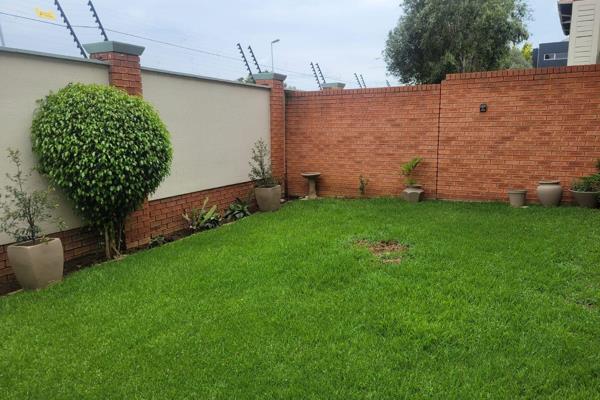 3 Bedroom 2 Bathroom Garden unit in Acacia

The unit comes with appliances open plan ...