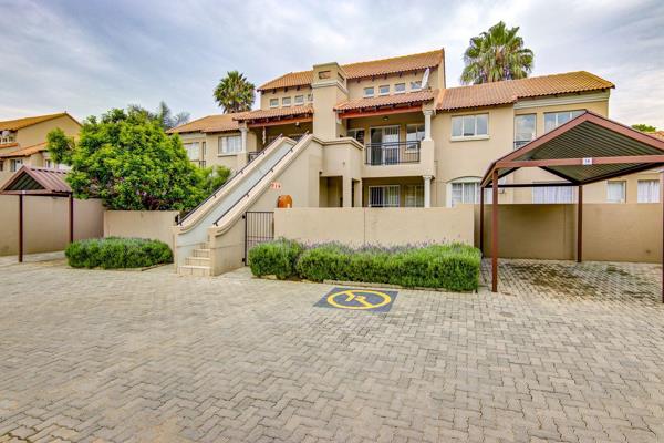 Large 1st Floor Townhouse FOR Sale in Sandpipers Nest in Glen Marais, Kempton ...