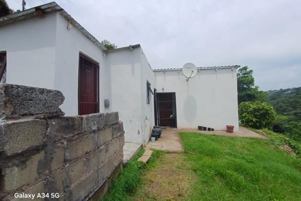 Located on a 571 sqm piece of land this house with a title deed in Savannah Park is available for sale at a competitive price of R230 ...