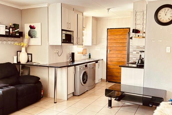 FOR SALE: Affordable 2-Bedroom Home – Ideal for First-Time Buyers and Investors!

This charming, walled home offers:

2 Spacious Bedrooms
1.5 Bathrooms (separate bath and toilet)
Fully Fitted Kitchen with ample storage ...