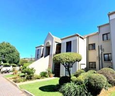 Townhouse for sale in Oakdene