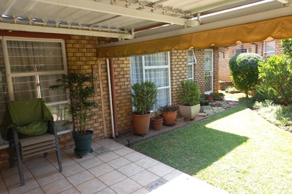 Discover your dream home in the heart of Doringkloof, perfectly situated for convenience and comfort. This property offers an ideal ...