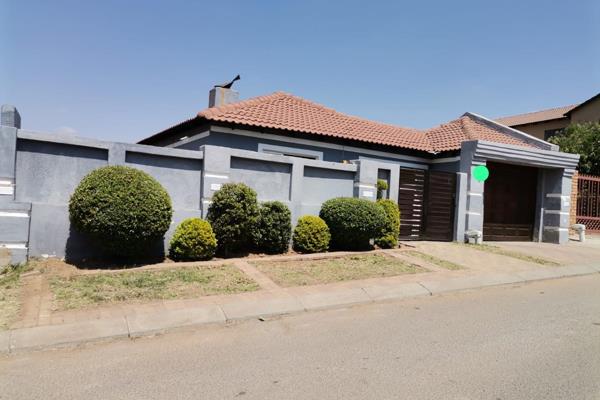 Welcome to your dream home in the sought-after Olievenhoutbosch Extension 4! This charming property combines modern design with ...