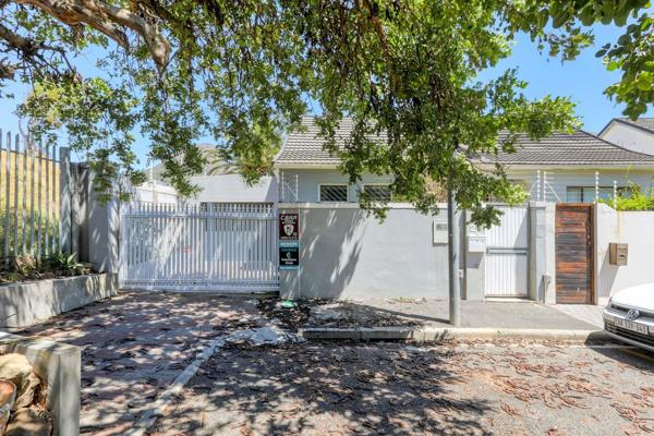 Charming 2-Bedroom Home in Vredehoek – R30,000 p/m

Nestled in a quiet cul-de-sac in the sought-after neighbourhood of Vredehoek, Cape ...