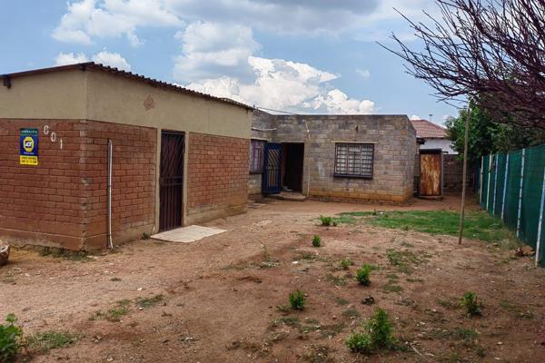 Earn Passive Income with 5 Backrooms – Only R1,000 Rent Each! 

?? Location: Tsakane
 Rental Income: R5,000 per month (R1,000 per ...