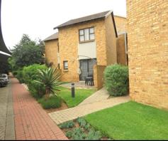 Townhouse for sale in Rooihuiskraal North