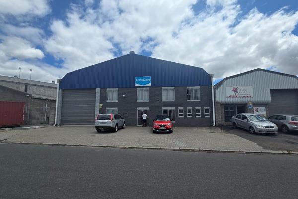 This industrial property on Stork Street, Brackenfell, offers an ideal combination of ...