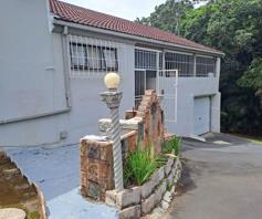 Townhouse for sale in Uvongo