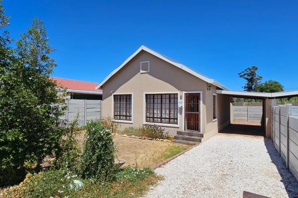 EXCLUSIVE MANDATE: Situated in a cul-de-sac, this two-bedroom home is the ideal property ...