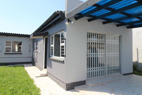 Upmarket 2 bedroom property to rent in Amalinda, offering modern, open-plan living. Water and Electricity are prepaid. Secure ...