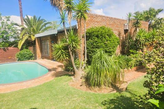 3 Bedroom House for sale in Glen Marais