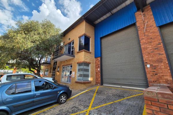 This well-designed mini industrial unit offers 322m2 of prime space, including 200m2 of ...