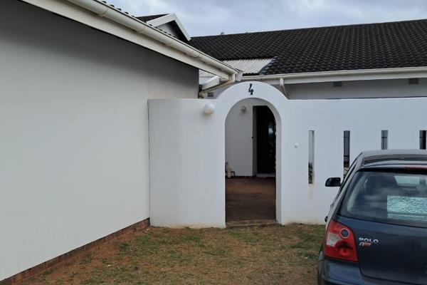 Well maintained 2 bedroom 2 bathroom townhouse just behind Port Shepstone Hospital. It ...