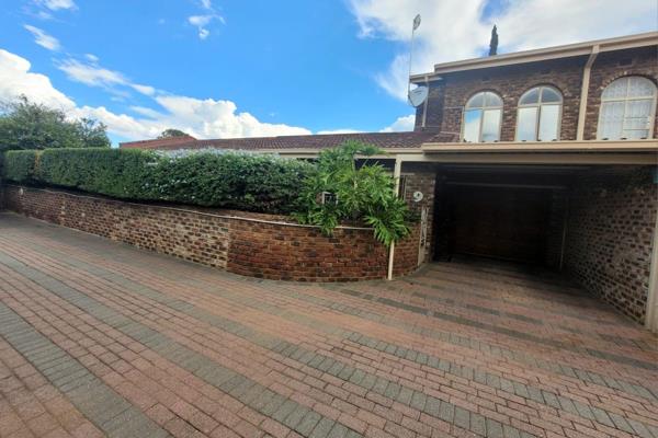 A delightful double storey facebrick townhouse in a secure sought after complex just came available - introducing an exceptional ...