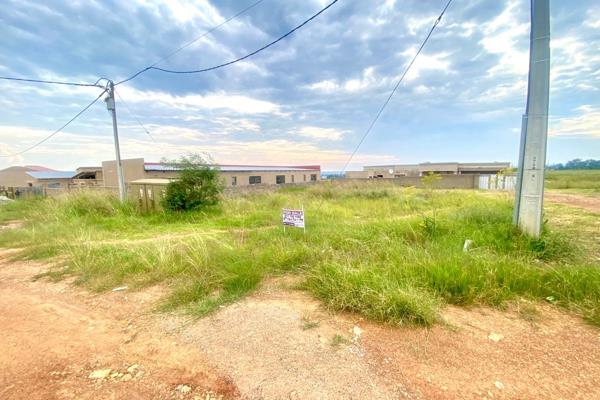 This prime 495sqm parcel of land presents an exceptional investment opportunity. Perfect for building your dream home or embarking on a ...