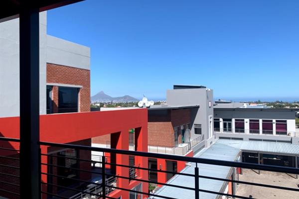 353sqm Office Space on the Second Floor of Sable Square, Milnerton. 

&#183;White box ...