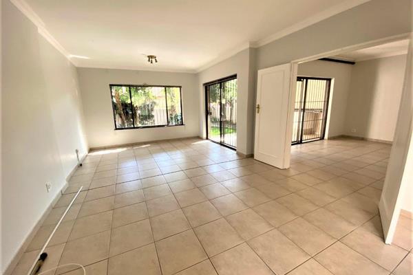 Extremely Spacious 3  bed 2 bath duplex townhouse with a private garden in Sandown, just ...