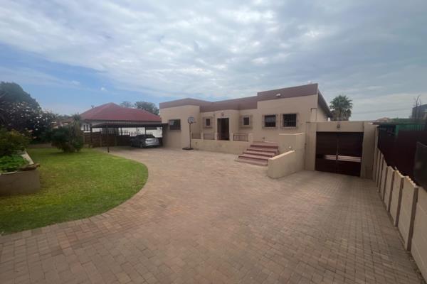 This property consists of an Entrance Hall, with Family room, separate dining room and kitchen with island.  4 Bedrooms and 2 ...