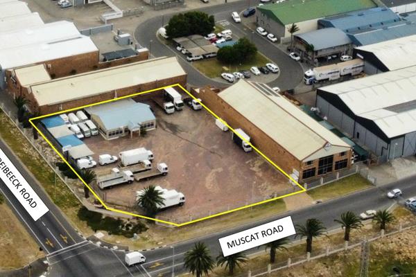 Corner Site - Saxenburg Park, Cape Town
Secure Business Park with Main Road ...