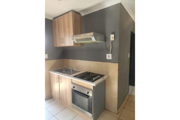 2 bedroom 1 bathroom cottage available for rent.
Rent is R5000
Deposit required R4000 ...